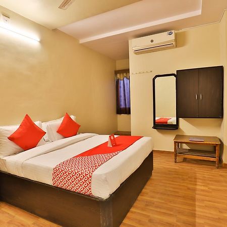 אחמדאבאד Oyo 11427 Hotel Kalyan מראה חיצוני תמונה