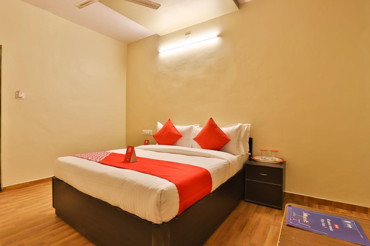 אחמדאבאד Oyo 11427 Hotel Kalyan מראה חיצוני תמונה