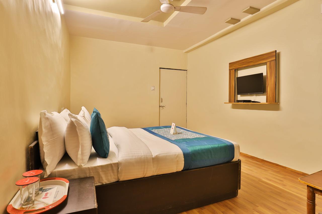 אחמדאבאד Oyo 11427 Hotel Kalyan מראה חיצוני תמונה